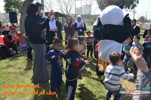 فيديو: صف الفراشات يطير كالفراشات في احضان منتزه عبد الكريم قاسم 